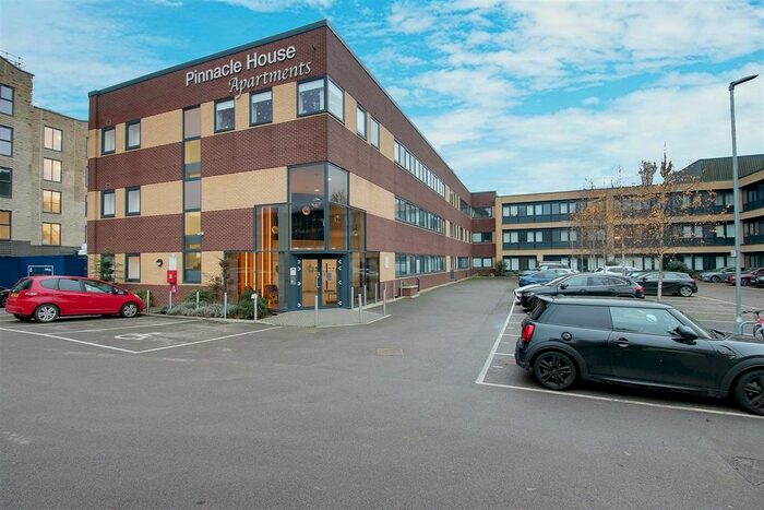 1 Bedroom Flat To Rent In Home Park Mill Link, Kings Langley, WD4