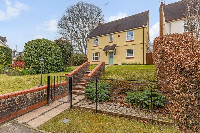 4 Bedroom Detached House For Sale In High Street, Alton, GU34