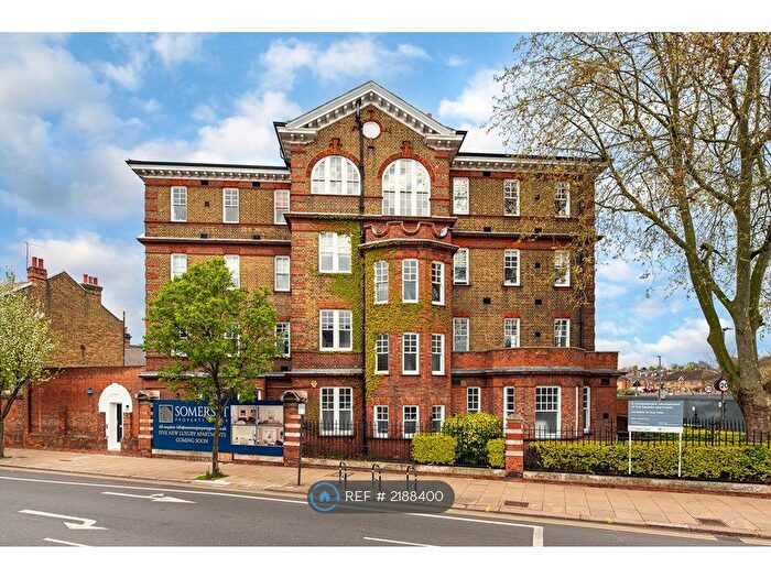 2 Bedroom Flat To Rent In Garratt Lane, London, SW18