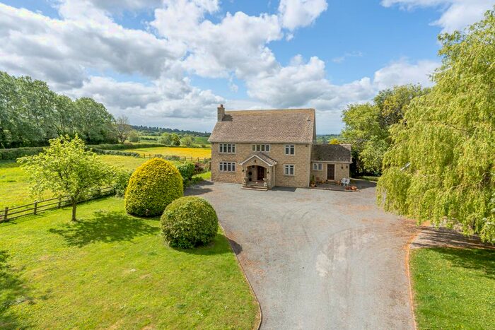 4 Bedroom Farmhouse For Sale In Barrow Hill, Wick, Bristol, BS30