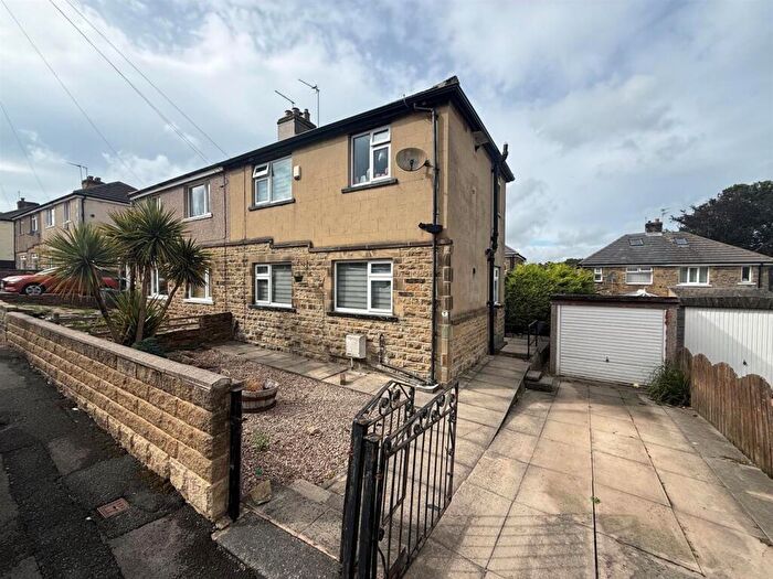 3 Bedroom Semi Detached House For Sale In Elm Road, Wrose, Shipley, BD18