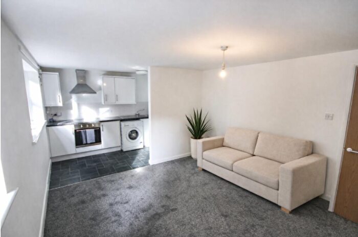 2 Bedroom Flat To Rent In Chardlace Walk, Nottingham, NG1