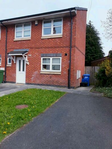3 Bedroom Semi-Detached House To Rent In High Street, Wrexham, LL14