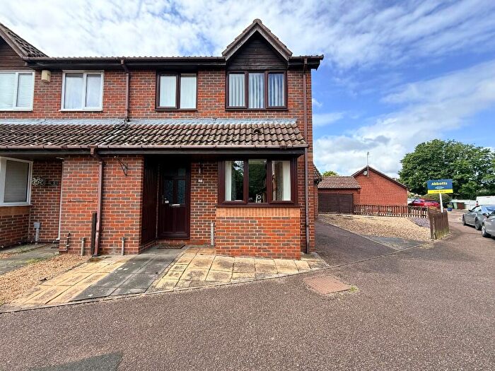 3 Bedroom Semi-Detached House For Sale In Ellison Close, Attleborough, Norfolk, NR17