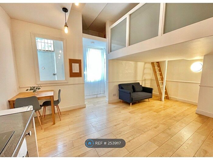 Studio To Rent In Caledonian Road, London, N1