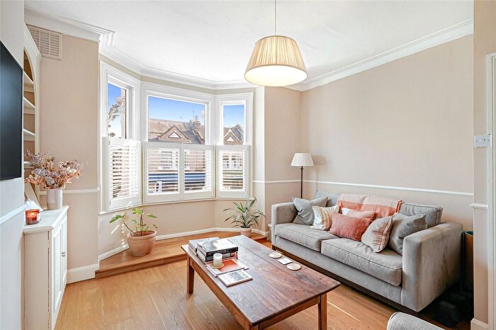 2 Bedroom Flat To Rent In Barmouth Road, London, United Kingdom, SW18