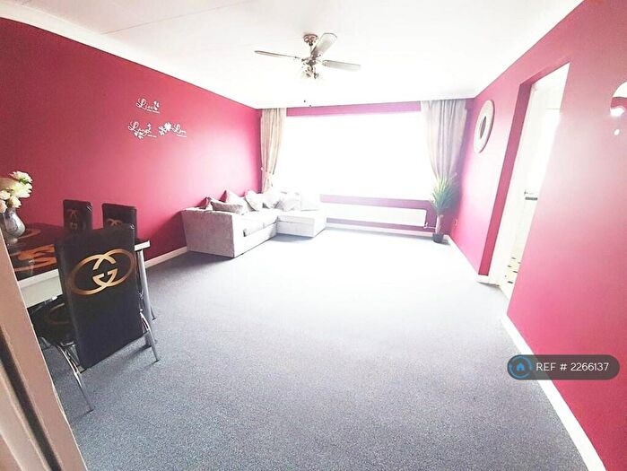 2 Bedroom Flat To Rent In Wellwood Road, Ilford, IG3