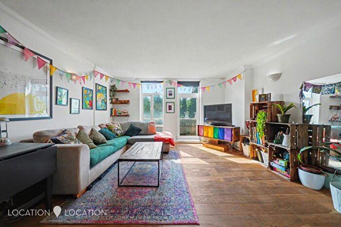 1 Bedroom Flat To Rent In Stoke Newington High Street, Abney Park Court, N16