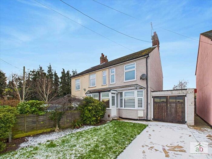 3 Bedroom Semi Detached House For Sale In The Street, Rushmere, IP5