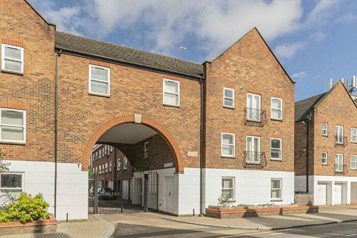 2 Bedroom Flat To Rent In Liberty Mews, Balham, SW12