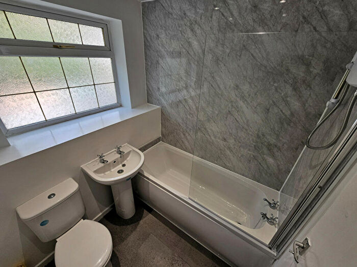 2 Bedroom End Of Terrace House To Rent In Malpas Road, Northwich, Cheshire, CW9