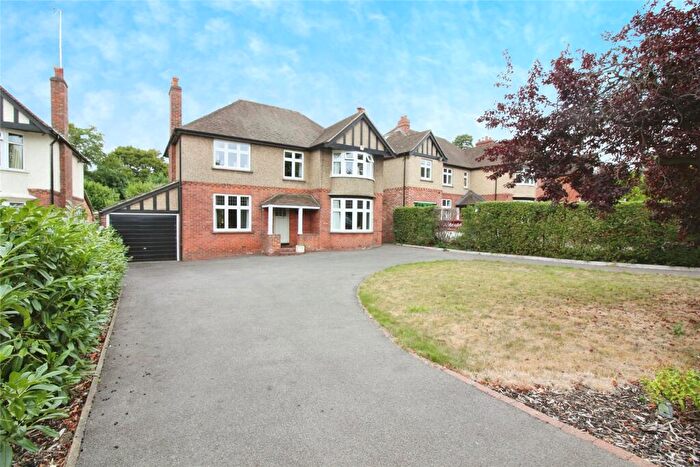 4 Bedroom Detached House For Sale In Oxford Road, Tilehurst, Reading, RG31