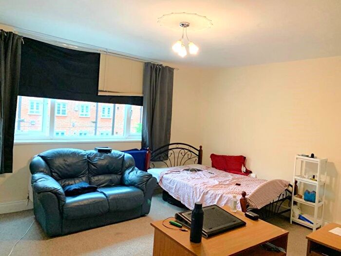 4 Bedroom Flat To Rent In Castle Court, London, NW1
