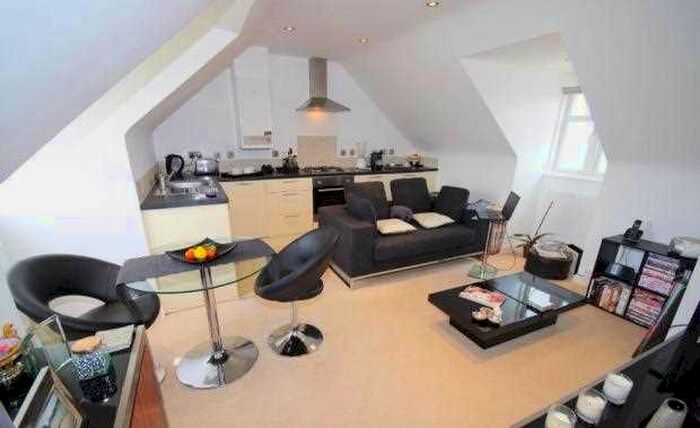 1 Bedroom Flat To Rent In Parkwood Flats, London, N20
