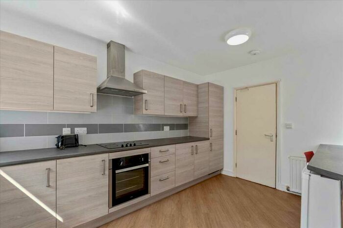 5 Bedroom Terraced House To Rent In Allendale Road, Plymouth, PL4