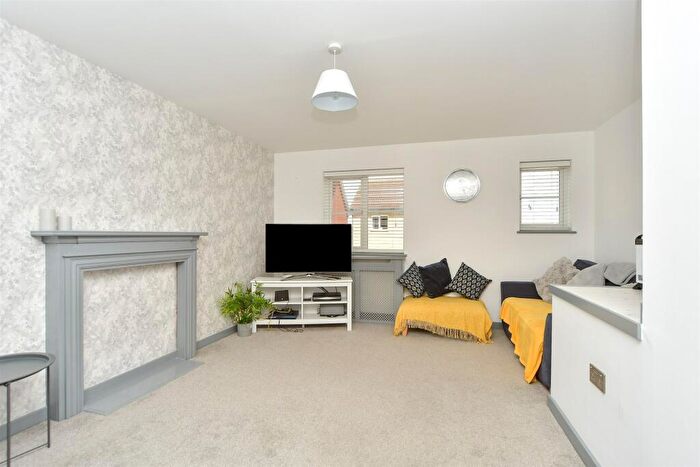 5 Bedroom Town House For Sale In Headstock Rise, Hoo, Rochester, Kent, ME3