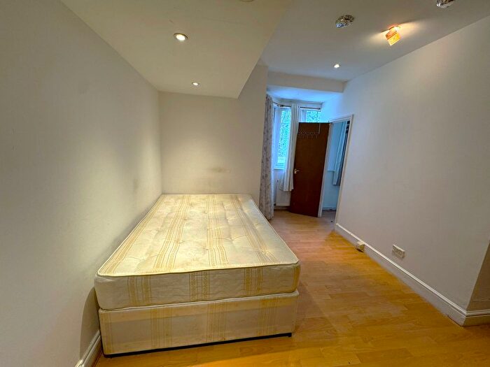 1 Bedroom Flat To Rent In Finchley Road, NW11