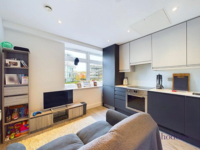 1 Bedroom Apartment To Rent In Addlestone, KT15