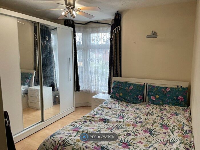3 Bedroom Terraced House To Rent In St. Johns Road, Barking, IG11