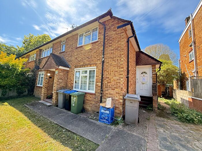 2 Bedroom Maisonette For Sale In Gooseacre Lane, Harrow, HA3