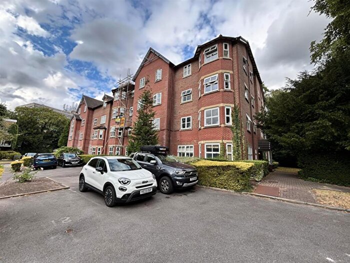 2 Bedroom Flat To Rent In Tall Trees, Mersey Road, West Didsbury, M20