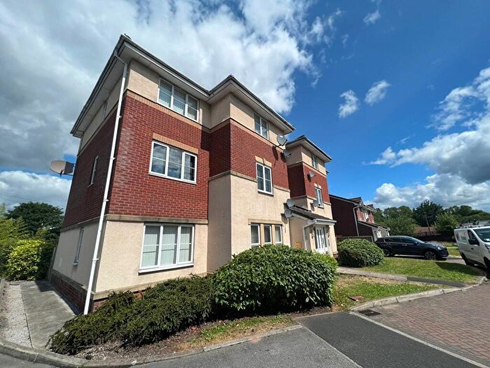 2 Bedroom Apartment To Rent In Lawndale Close, Radcliffe, Manchester, M26