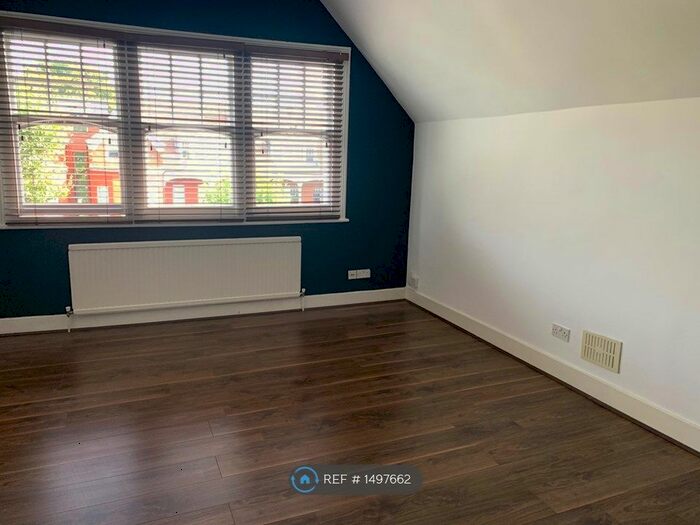 2 Bedroom Flat To Rent In Queens Avenue, London, N10