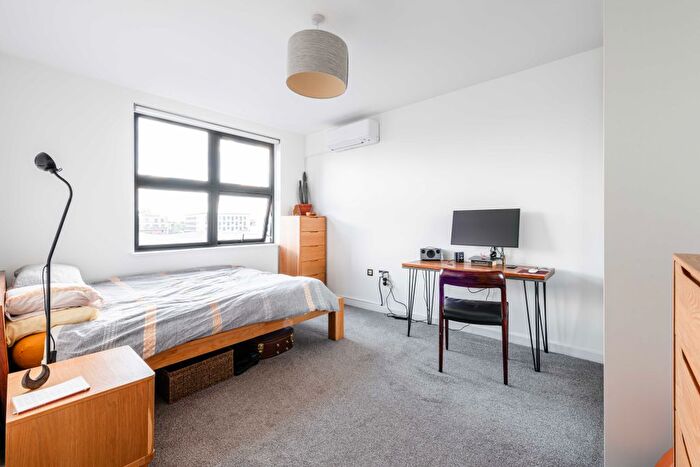 2 Bedroom Flat For Sale In Vyner Street, London, E2