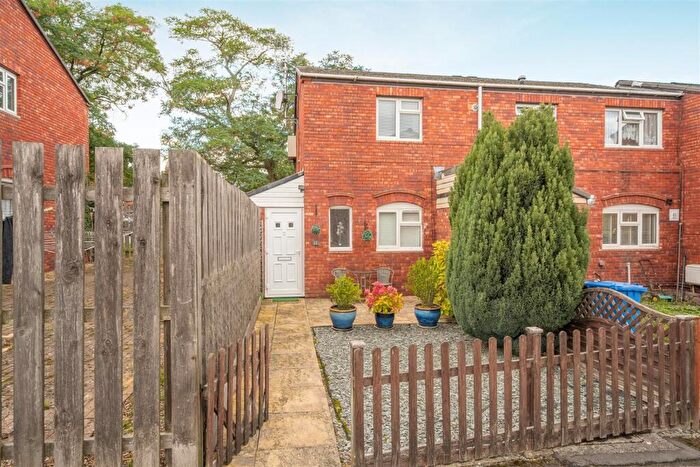 3 Bedroom Maisonette For Sale In Keeler Close, Windsor, SL4
