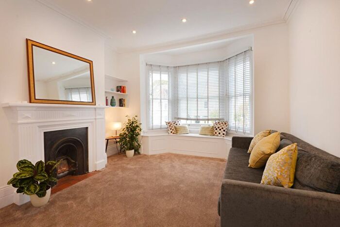 2 Bedroom Flat To Rent In Hillfield Road, West Hampstead, NW6