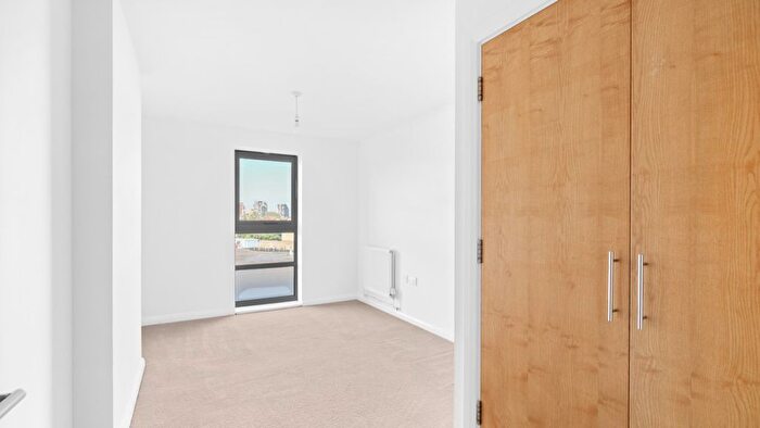 2 Bedroom Flat To Rent In Shillingshaw Lodge, Butchers Road, London, E16