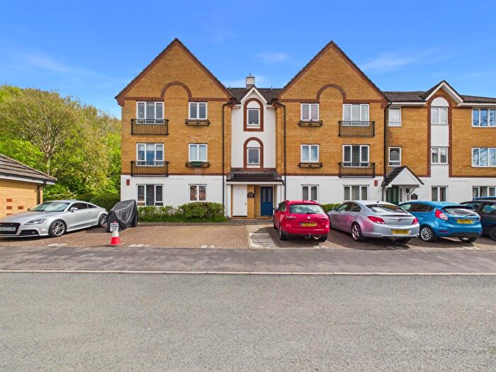 2 Bedroom Flat To Rent In Butlers Close, Bristol, BS5