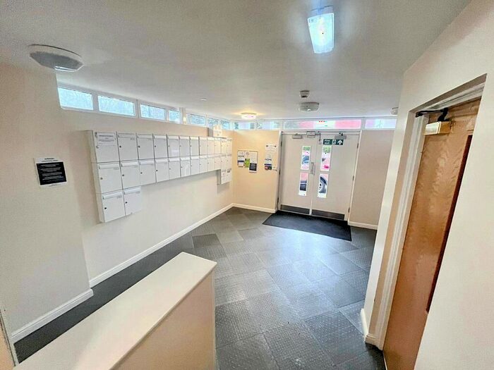 2 Bedroom Apartment For Sale In The Cloisters, Sunderland, Tyne And Wear, SR2