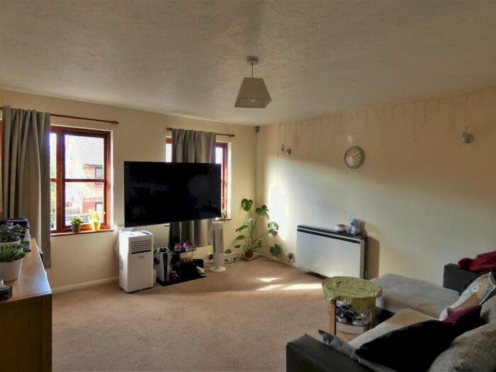 1 Bedroom Flat To Rent In Farley Road, Gravesend, DA12