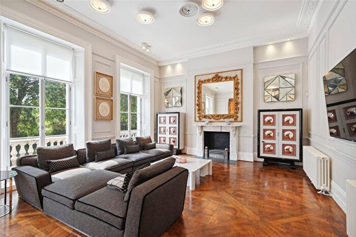 3 Bedroom Flat To Rent In Eccleston Square, Westminster, SW1V