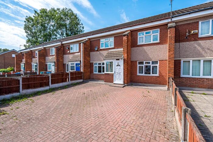 4 Bedroom Terraced House To Rent In Farnborough Road, Manchester, M40