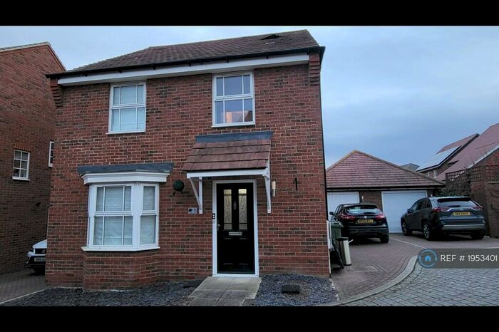 4 Bedroom Detached House To Rent In Elinor Vale, Swanscombe, DA10