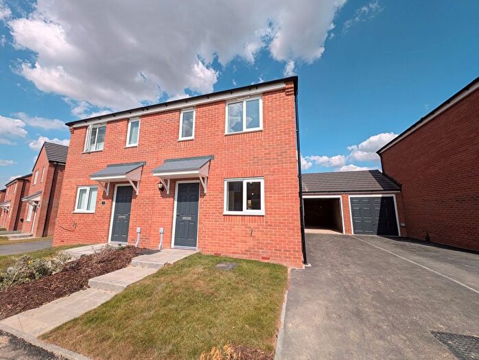 3 Bedroom Semi-Detached House To Rent In Frickley Drive, South Elmsall, Pontefract, West Yorkshire, WF9