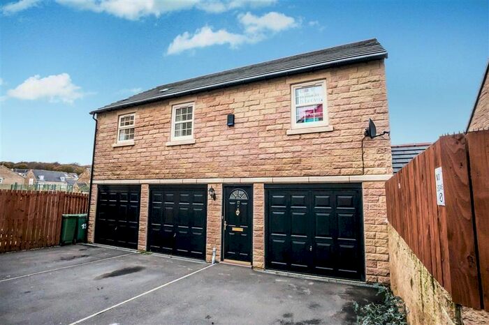 2 Bedroom Flat To Rent In Norfolk Avenue, Huddersfield, HD2