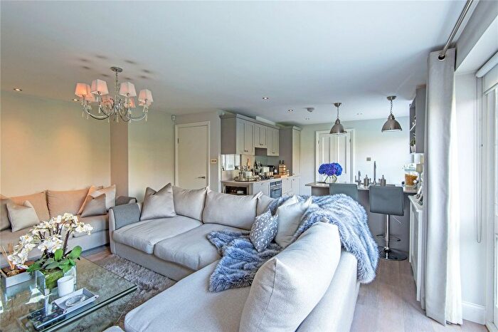 2 Bedroom Maisonette For Sale In Carlton Hill, St John's Wood, London, NW8