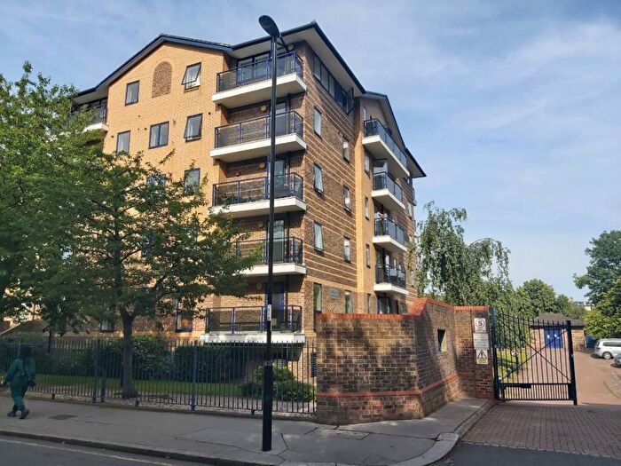 3 Bedroom Apartment To Rent In Tavistock Road, CR0