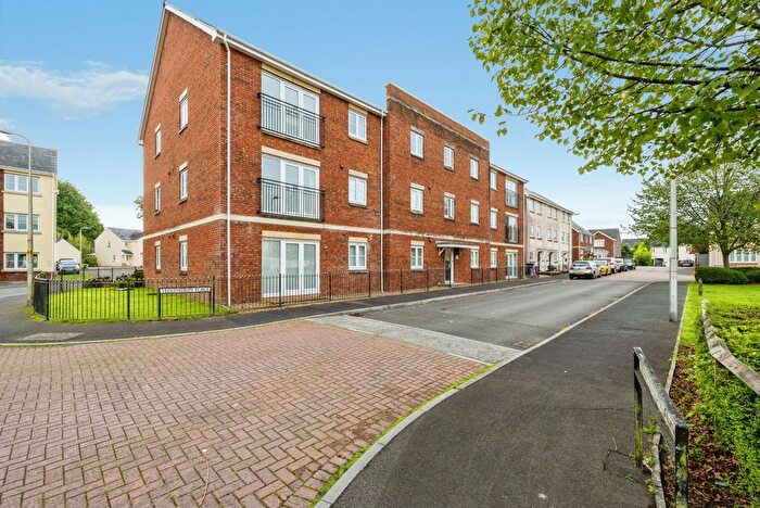 2 Bedroom Flat For Sale In Clayton Drive, Pontarddulais, Swansea, SA4