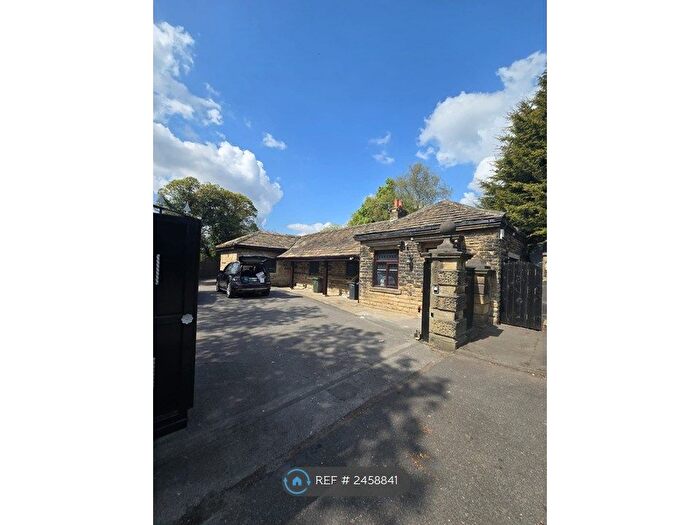 4 Bedroom Detached House To Rent In Apperley Lane, Bradford, BD10