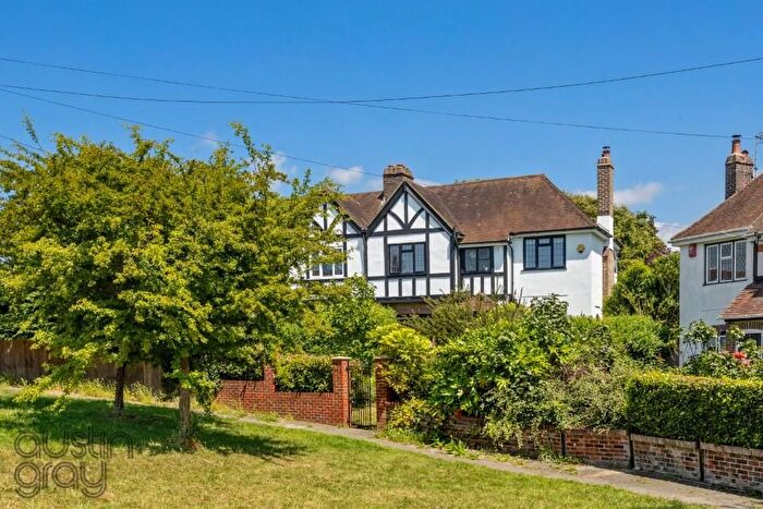 3 Bedroom Property For Sale In Elm Drive, Hove, BN3