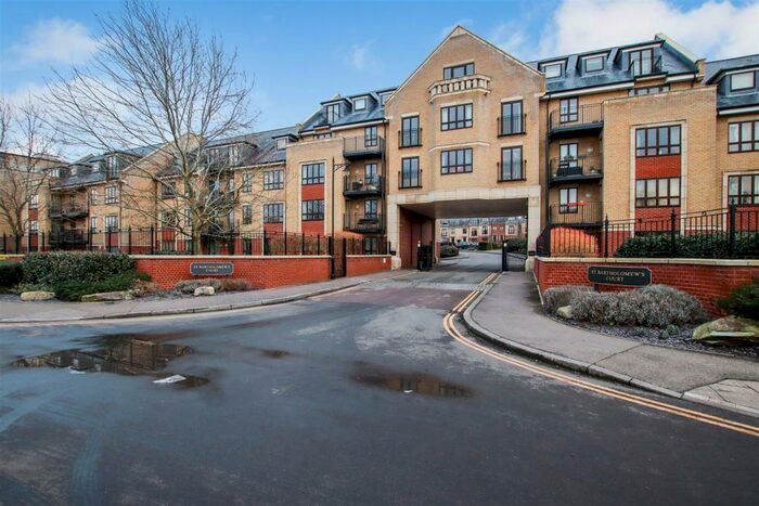 2 Bedroom Flat To Rent In St Bartholomew's Court, Riverside, Cambridge, CB5