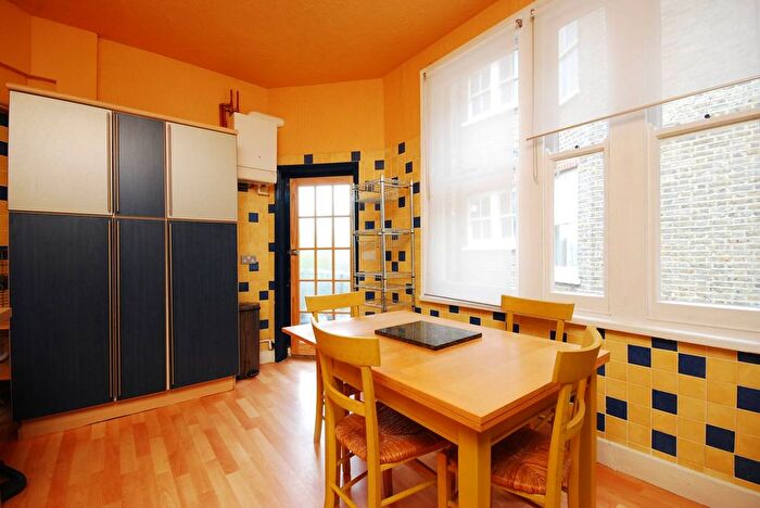 2 Bedroom Flat To Rent In Ranelagh Gardens, Stamford Brook, London, W6