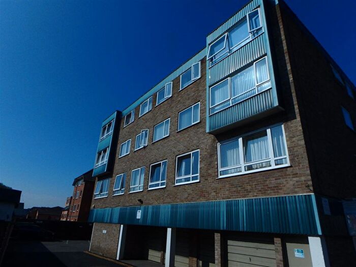 2 Bedroom Flat To Rent In Osborne House, Station Road, New Milton, BH25