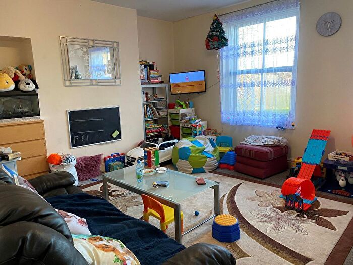 3 Bedroom Terraced House For Sale In Leonard Street, Hull, HU3
