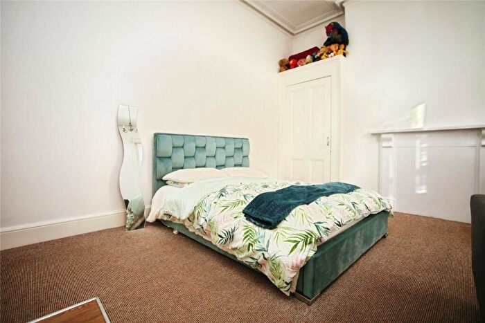 Studio To Rent In Montpellier Grove, Cheltenham, Gloucestershire, GL50