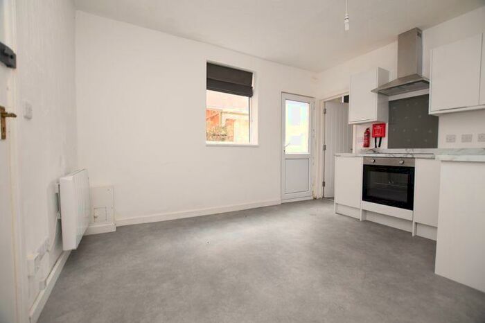 1 Bedroom Apartment To Rent In Moorland Road, Weston-Super-Mare, BS23